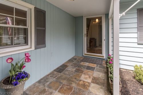 1 Blackbirch Rd, Scotch Plains, NJ 07076-2916