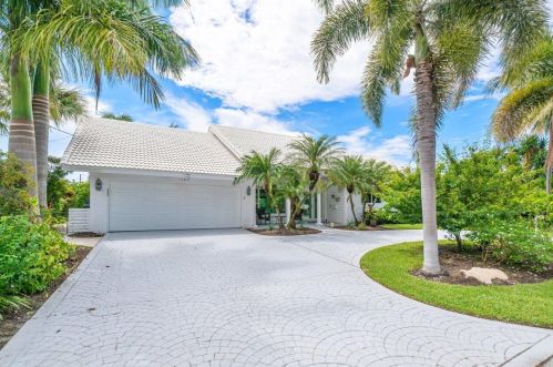 1381 5th Ave, Boca Raton, FL 33432-2817
