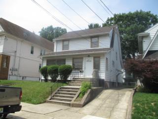 220 19th St, Paterson, NJ 07524-1808