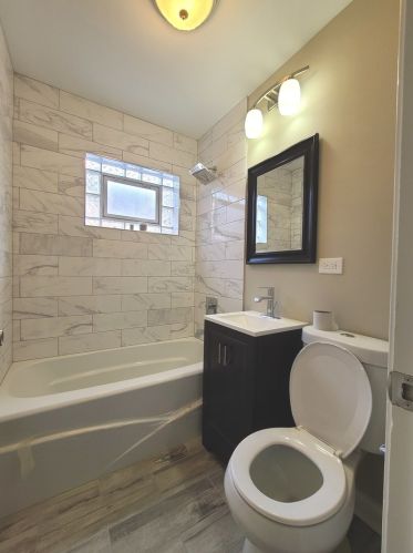 6217 Nagle Ave, Chicago IL  60638-4207 exterior