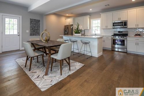 48 Brookville Rd, Edison NJ 08817-4141 exterior