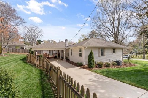 1518 Liberty Dr, Greensboro NC  27408-4928 exterior