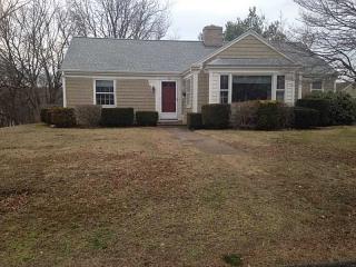 10 Angell Ave, Cranston, RI 02920-1610