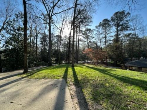 6858 Brandon Mill Rd, Atlanta GA  30328-2031 exterior