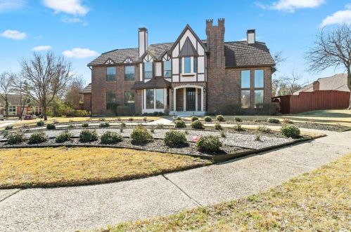 1806 Cottonwood Valley Cir, Irving TX  75038-6213 exterior