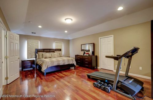 561 Derose Ln, East Freehold NJ 07728-9236 exterior