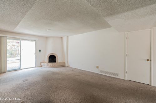 9151 Deer Trl Cir, Tucson AZ 85710-8034 exterior