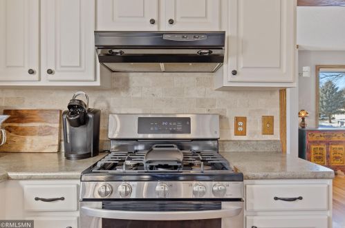 1058 Briar Crk Rd, Saint Paul MN 55123-1515 exterior