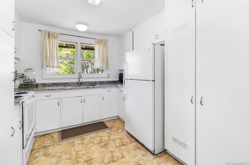 259 Kuliouou Rd, Honolulu HI 96821-2261 exterior