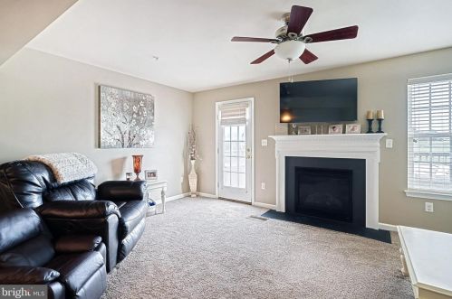 745 Blossom Dr, Hanover PA 17331-2077 exterior