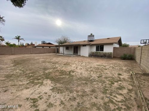 124 Bluefield Ave, Phoenix AZ 85032-1542 exterior