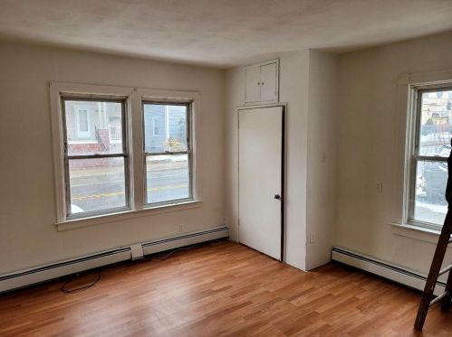 1258 Plainfield St, Providence RI 02909-4449 exterior