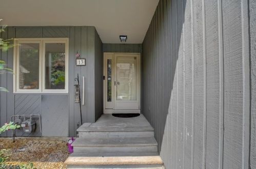 13 Bond St, Bridgewater, NJ 08807-2456