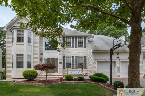59 Rolling Brook Dr, Edison, NJ 08820-4431