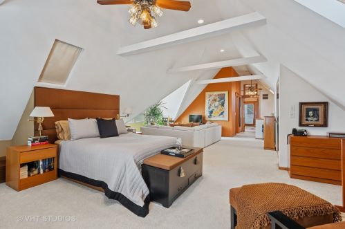 3822 Seeley Ave, Chicago IL 60645-5511 exterior