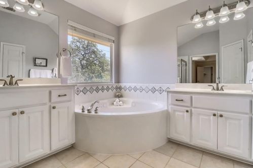 4948 China Gdn Dr, Austin TX 78730-3576 exterior