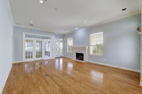 5406 Courtyard Dr, Austin, TX 78731-3376