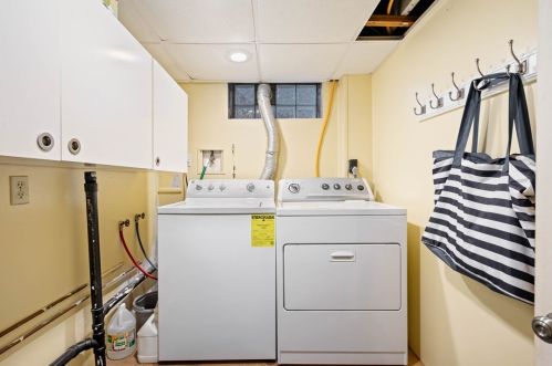 255 Cascade Rd, Pittsburgh PA 15221-4439 exterior