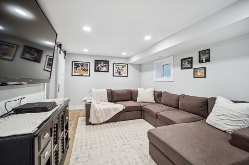 5821 Napoleon Ave, Chicago IL  60631-2624 exterior