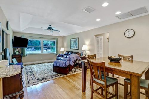 6010 Hidden Oaks Ln, Naples FL 34119-1137 exterior