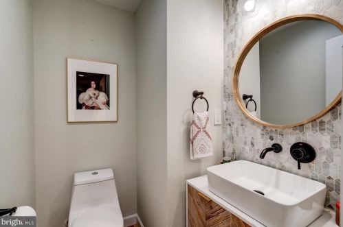 401 Delafield Pl, Washington DC  20011-6112 exterior