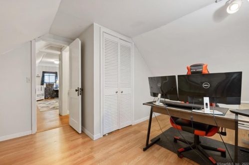 33 Deerfield Dr, Manchester CT 06040-3819 exterior