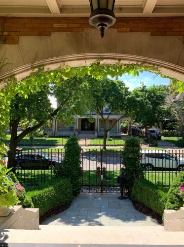 4845 Ellis Ave, Chicago IL 60615-5008 exterior