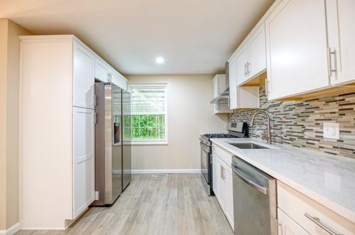 134 Crestwood Dr, Pittsburgh PA  15209-1008 exterior