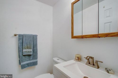 426 Ellwell Ct, Glen Burnie MD 21061-6148 exterior