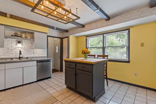 7919 57, Milwaukee WI 53218-5604 exterior