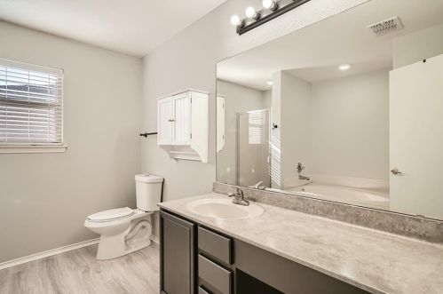 6600 Doyal Dr, Austin TX 78747-3902 exterior