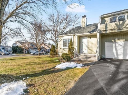 54 Arbor Dr, Providence, RI 02908-3533