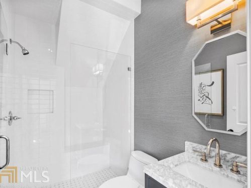 2312 Montview Dr, Atlanta GA 30305-4071 exterior