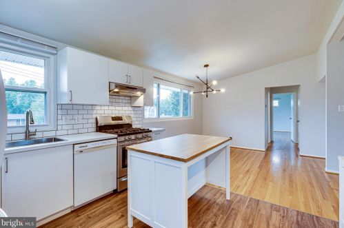 6522 Byrnes Dr, Mc Lean VA  22101-5226 exterior