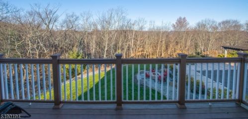 752 Ridge Road Ter, Kinnelon NJ  07405-2132 exterior