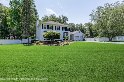 52 Chelsea Rd, Jackson Twp, NJ 08527-2600