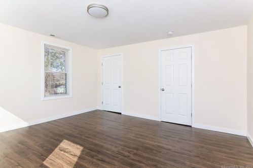 53 Main St, Deep River CT 06417-1804 exterior