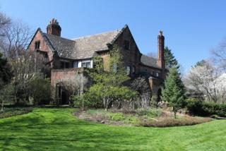 2750 Overlook Rd, Cleveland OH  44106-2844 exterior