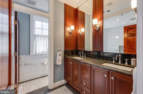 2101 Delancey St, Philadelphia PA 19103-6408 exterior