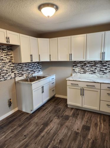 4684 50th St, Milwaukee, WI 53220-4122