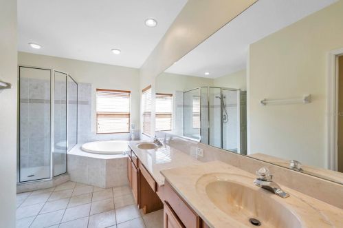 10246 Evergreen Hill Dr, Tampa FL 33647-2944 exterior