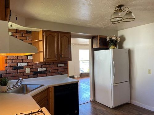 1734 Hallowell St, Pittsburgh PA 15210-3457 exterior