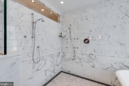 2101 Delancey St, Philadelphia PA 19103-6408 exterior