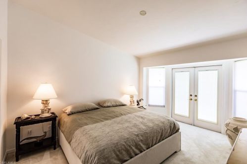 645 Captn Kate Ct, Naples FL 34110-6419 exterior