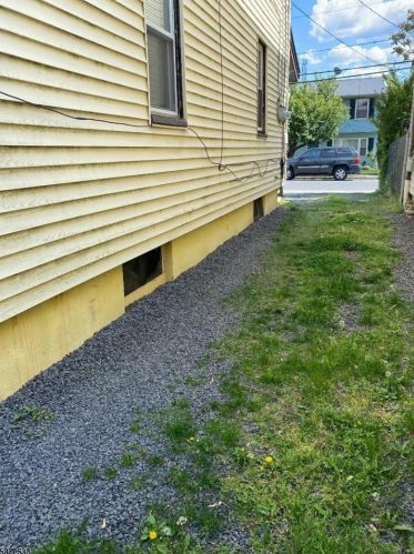 225 Main St, Bound Brk NJ 08805-1837 exterior