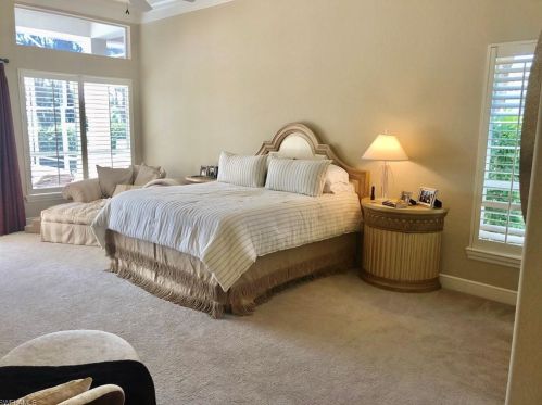 13770 Pondview Cir, Naples FL 34119-0912 exterior