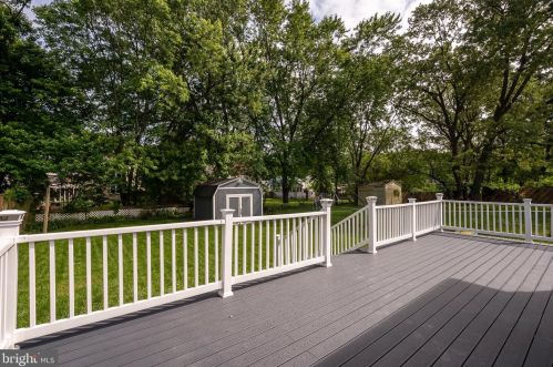 717 Snowdon Ln, Glen Burnie MD 21061-4824 exterior