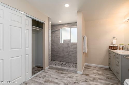 5010 25th St, Tucson AZ  85711-4935 exterior