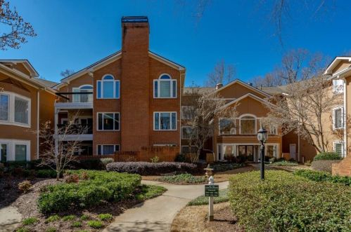 5330 Brooke Ridge Dr, Atlanta, GA 30338-3127