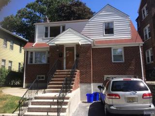 812 Fairview Ln, West Fort Lee NJ  07024-1537 exterior